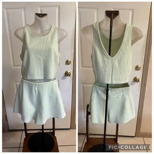 8 Lululemon Kohlrabi Green Ribbed Softstreme 2" High-Rise Shorts/Cropped Tank